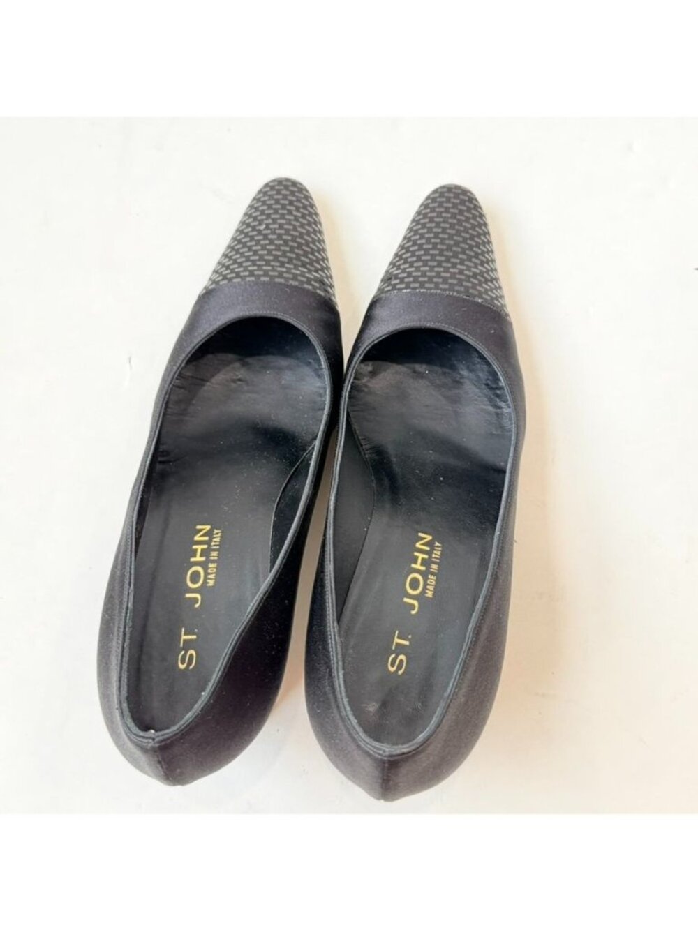 St. John Nicolette Pointed Toe Pumps Black Satin Women's 7B Made in Italy - Picture 2 of 12